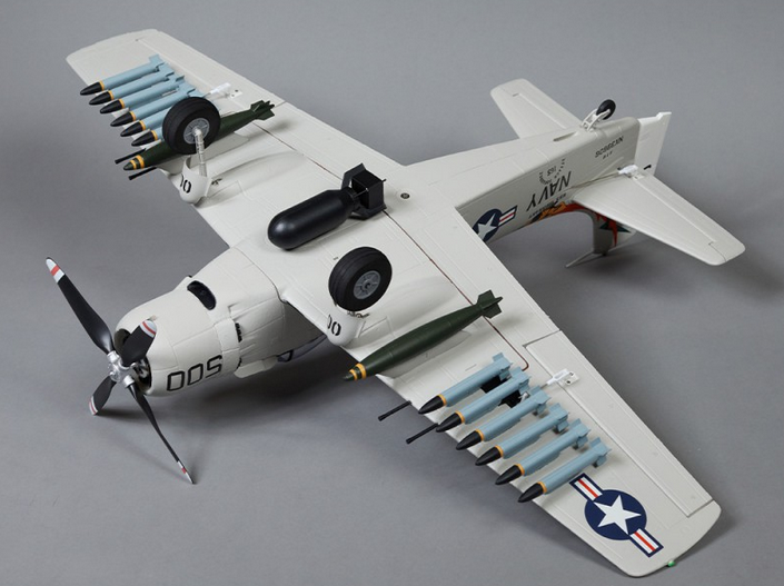 Avion RC 800mm A1 Skyraider Warbird PNP kit - gris