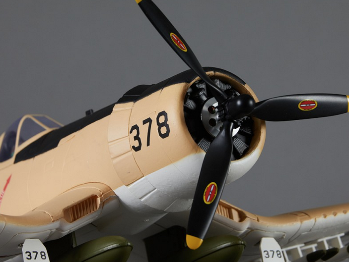 Warbird F4U Corsair jaune PNP 750mm Derbee Warbird
