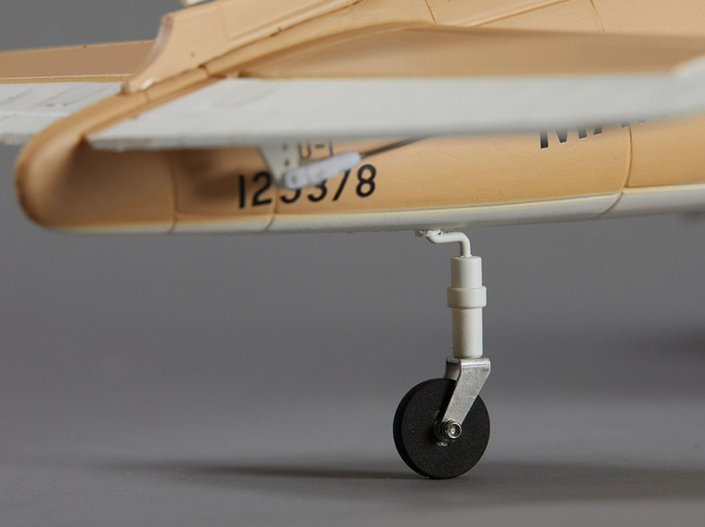 Warbird F4U Corsair jaune PNP 750mm Derbee Warbird
