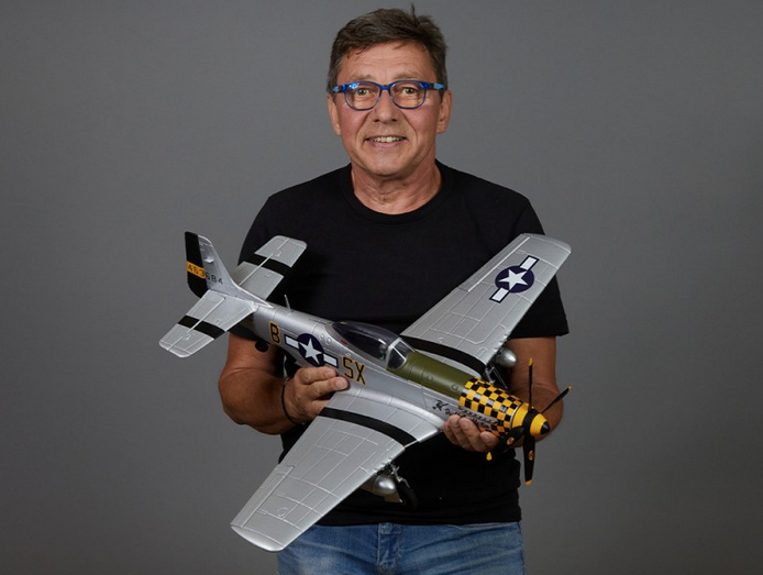 Warbird P-51D Mustang jaune PNP 750mm Derbee Warbird