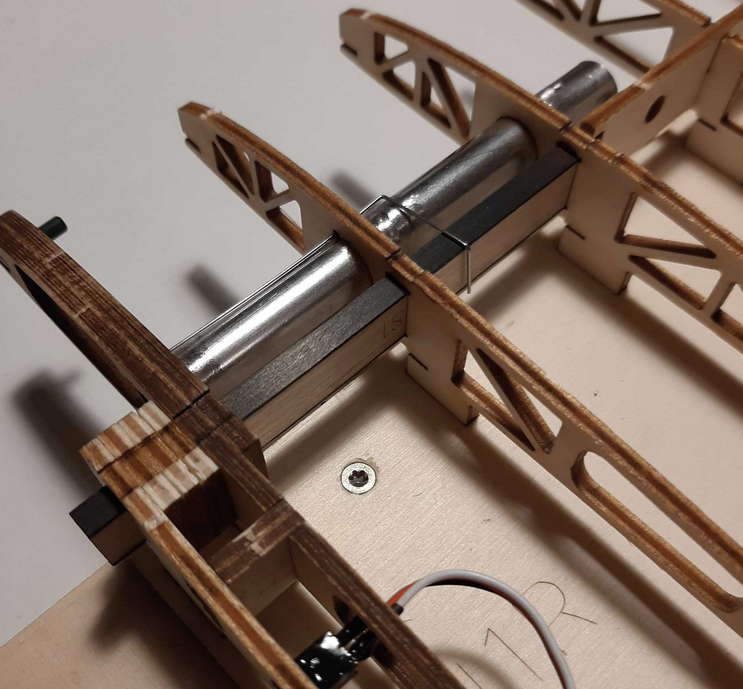 Aile Vayu 1300mm à construire Robbe Ailes Volantes