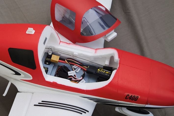C400 1100mm Rouge PNP Derbee Débutant / Trainer