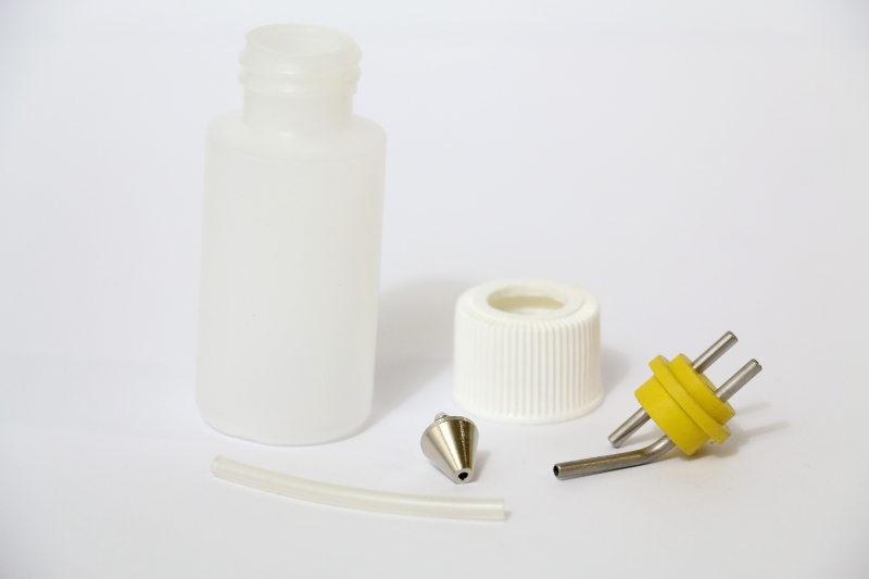 Reservoir essence pour moteur type Cox