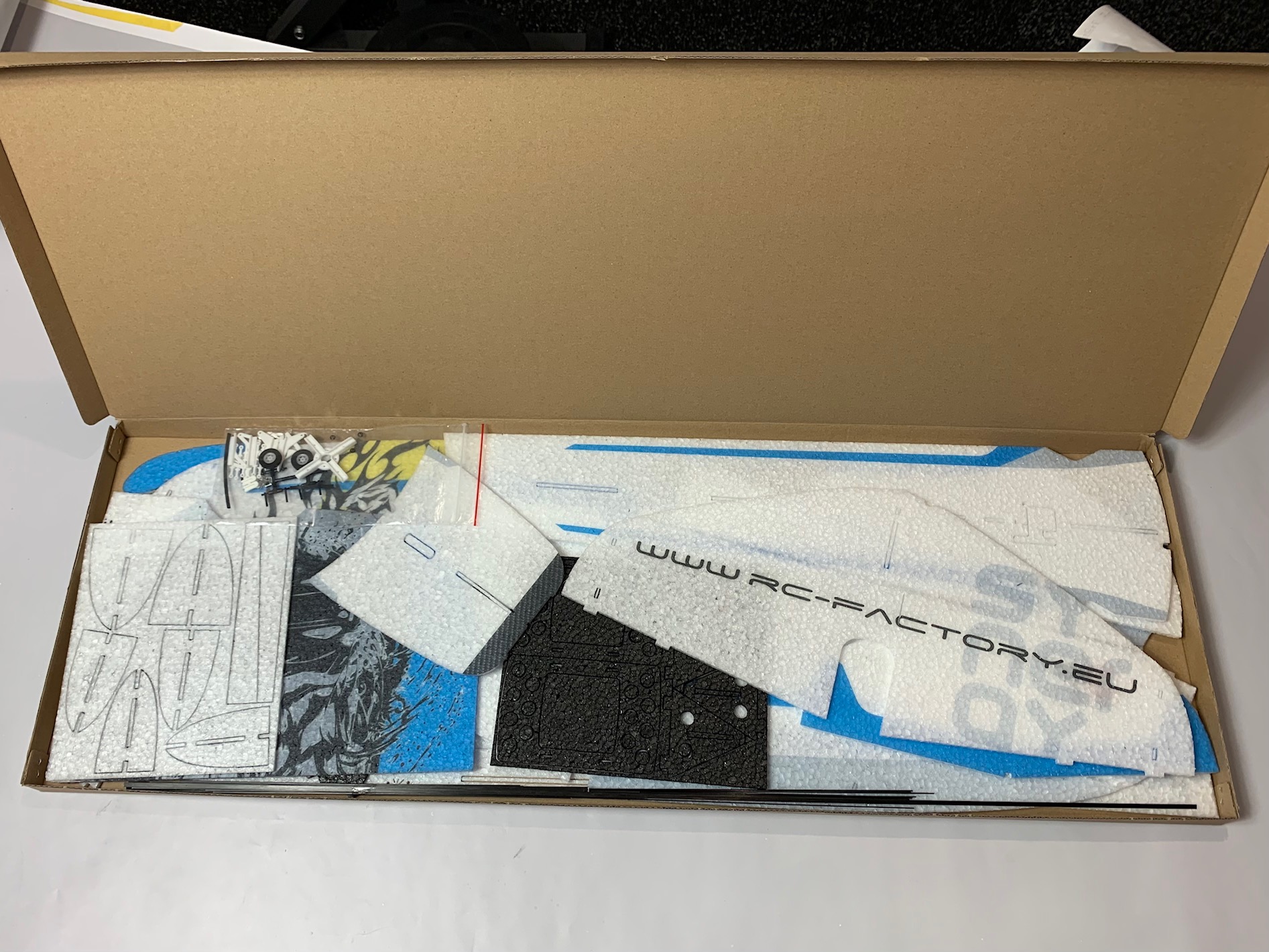 Synergy blue Rc Factory 845mm Kit Indoor
